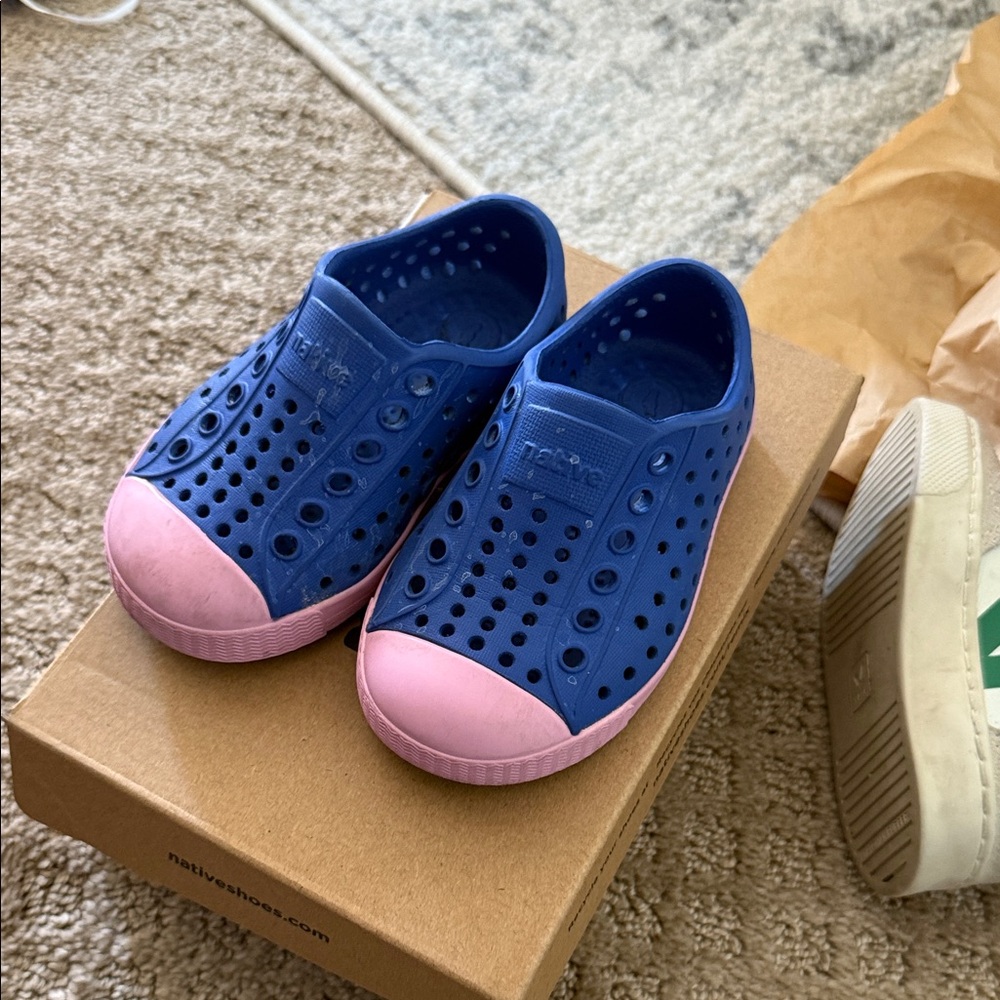 Native Kids Water Shoes in Navy and Pink